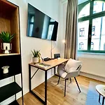 Luxury Style 2 By R&l In Centre Apartment *